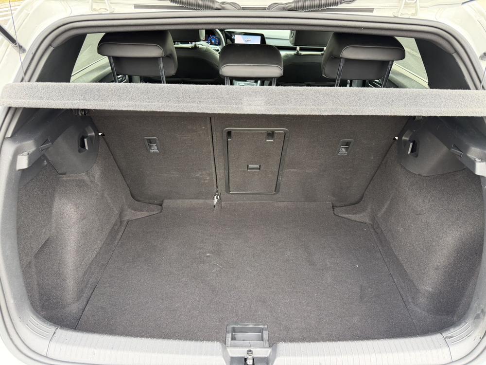 Volkswagen Golf 2022 car image #22