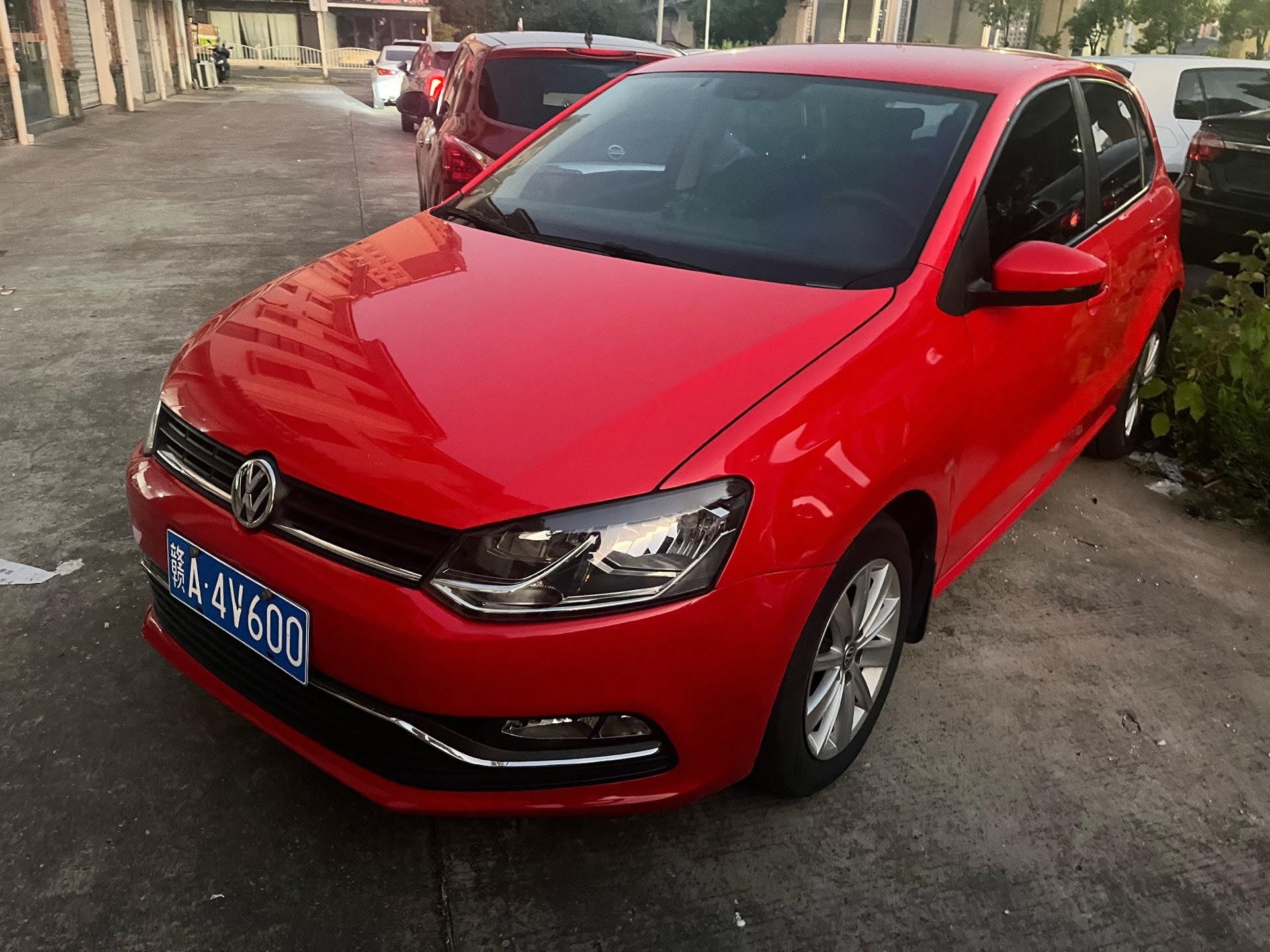 Volkswagen Polo 2015 Volkswagen Polo 2015 car image