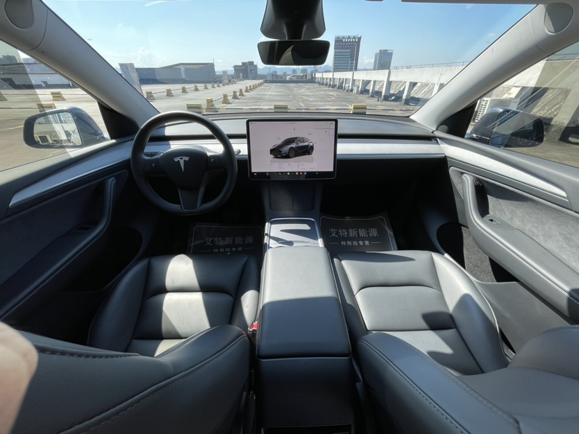 Tesla Model Y 2024 car image #7