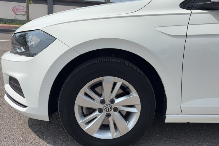 Volkswagen Polo 2021 car image #6