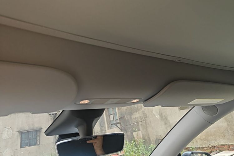 Tesla Model Y 2021 #18 Tesla Model Y 2021 car image #18