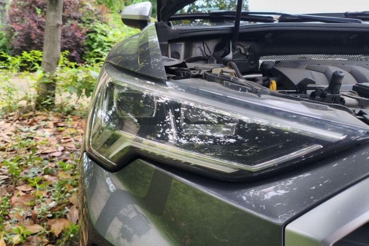 Audi Q3 2020 car image #8