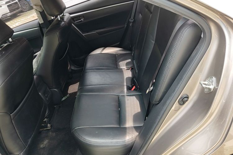 Toyota Corolla 2018 car image #19