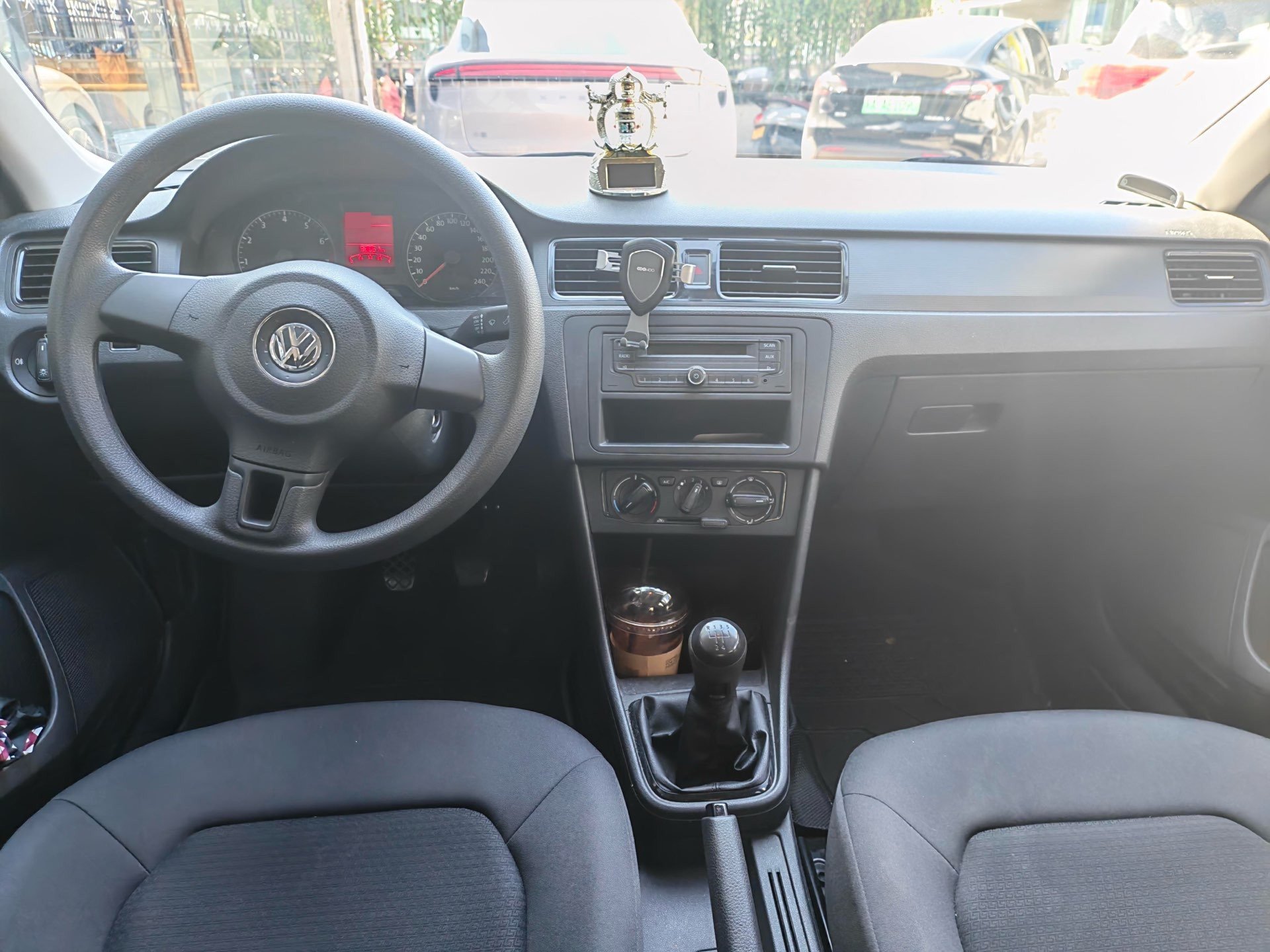 Volkswagen Santana 2014 car image #5
