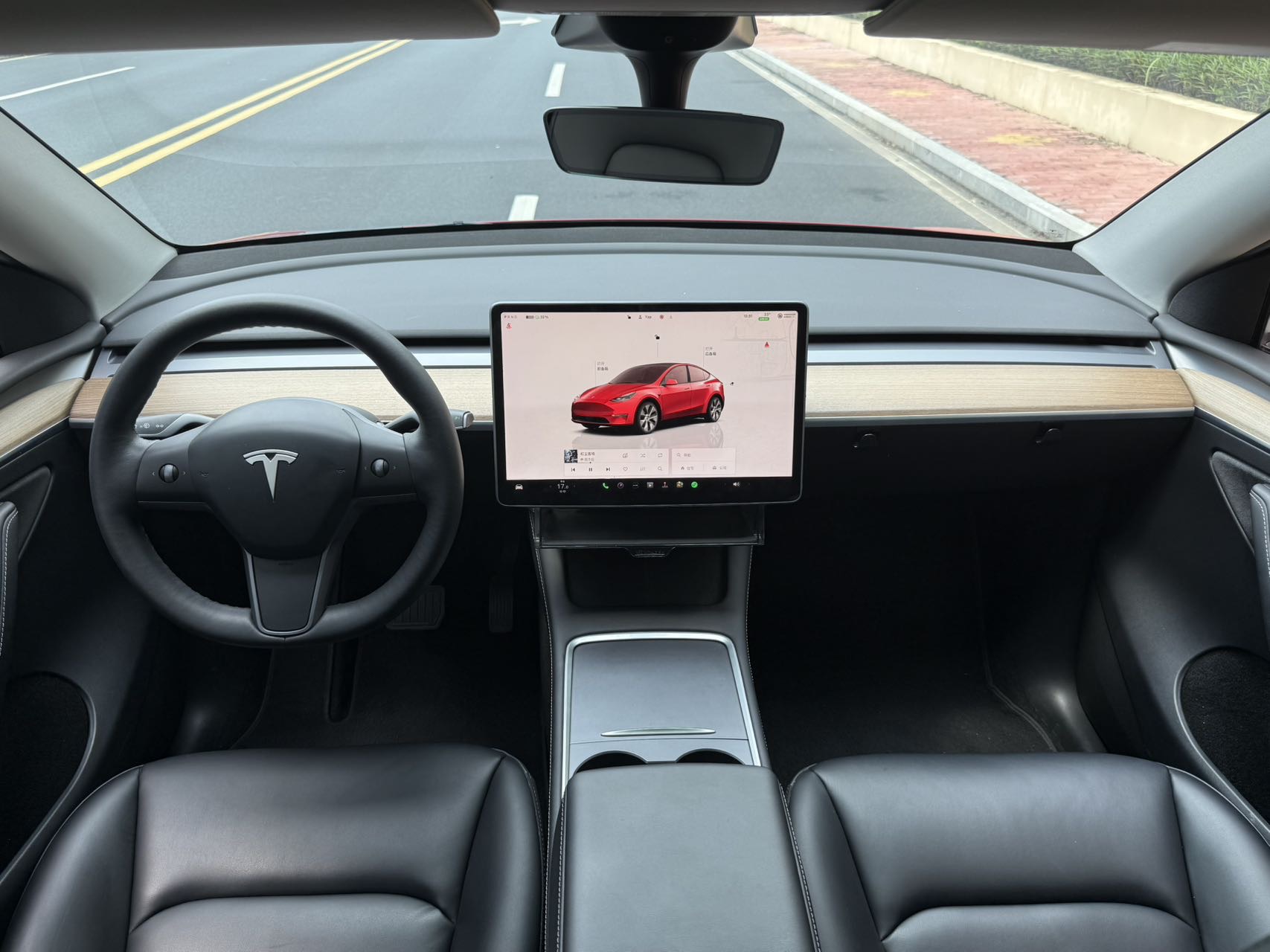 Tesla Model Y 2022 immagine di auto #8