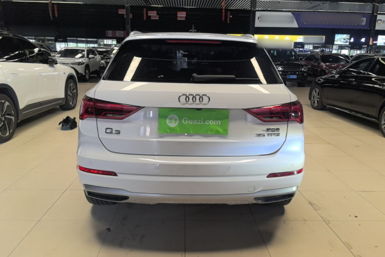 Audi Q3 2020 car image #6