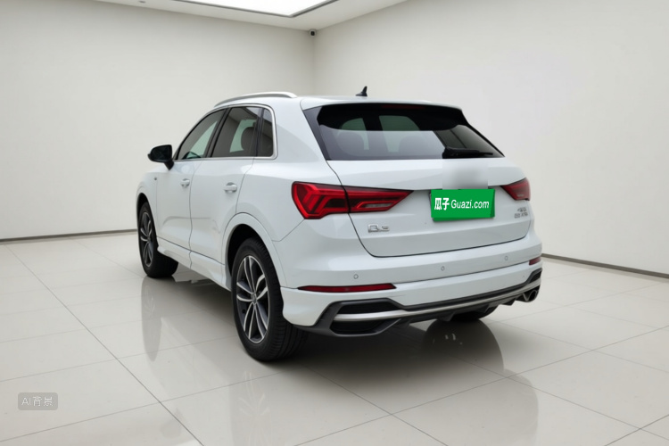 Audi Q3 2023 car image #5