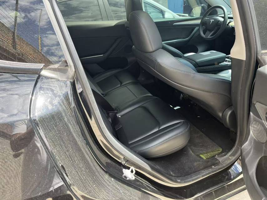 Tesla Model Y 2023 #4 Tesla Model Y 2023 car image #4