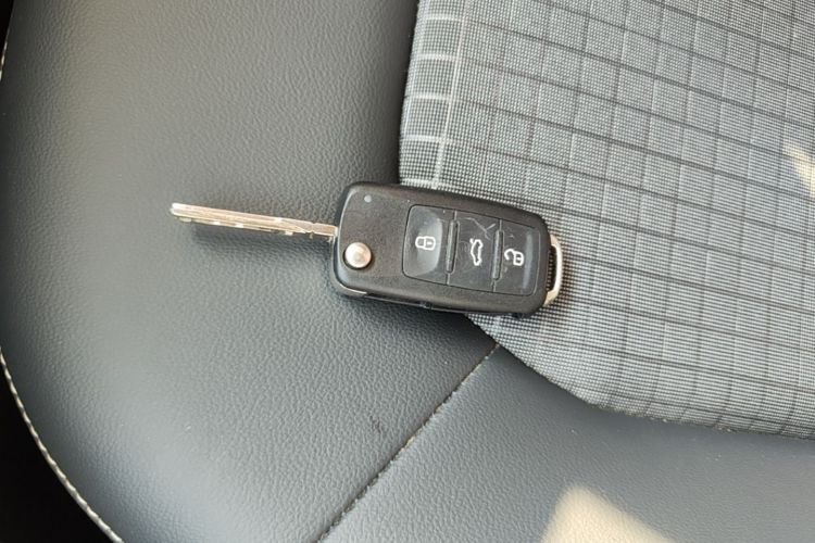 Volkswagen Santana 2020 car image #9