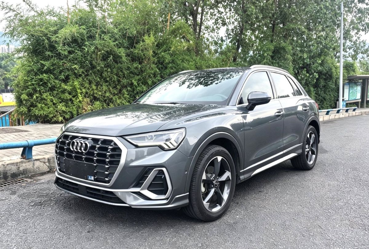 Audi Q3 2021 car image 