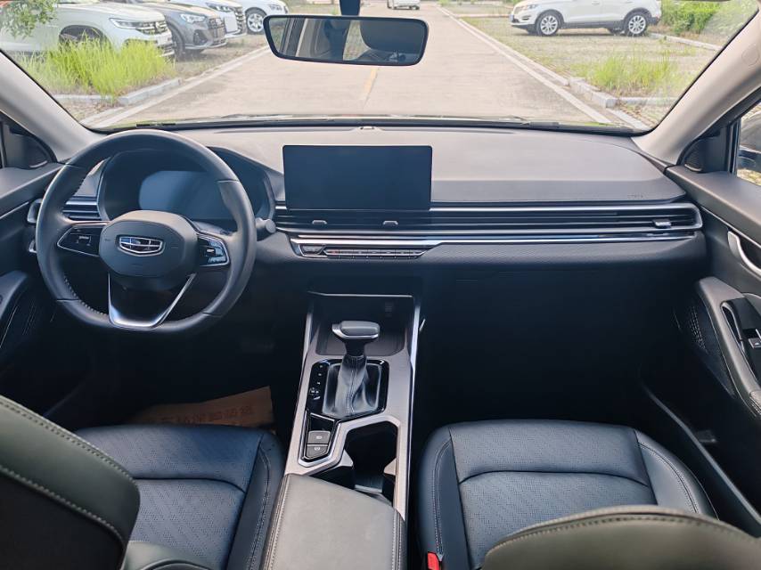 GEELY Emgrand 2022 car image #3