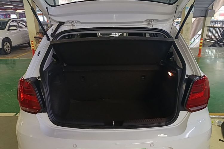 Volkswagen Polo 2017 car image #21