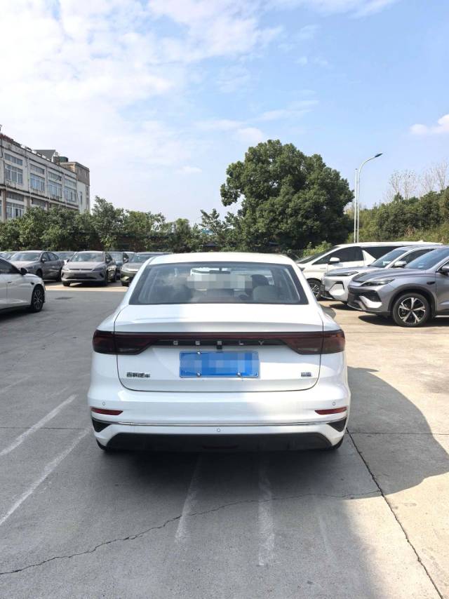 GEELY Emgrand 2025 #8 GEELY Emgrand 2025 car image #8