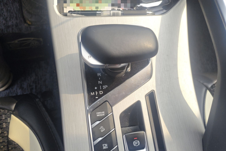 GEELY Coolray 2023 #21 GEELY Coolray 2023 car image #21