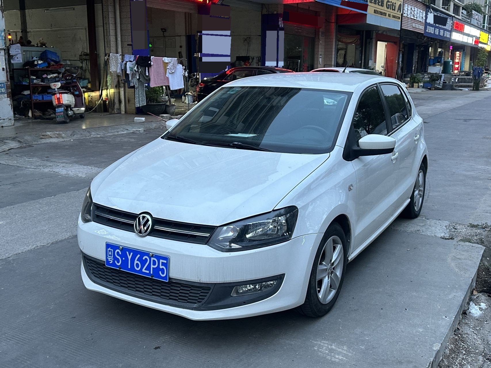 Volkswagen Polo 2012 car image 