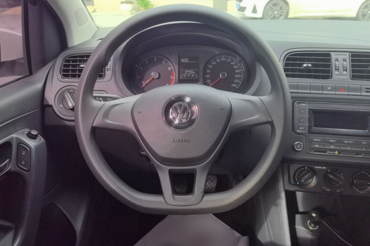 Volkswagen Polo 2016 #11 Volkswagen Polo 2016 car image #11
