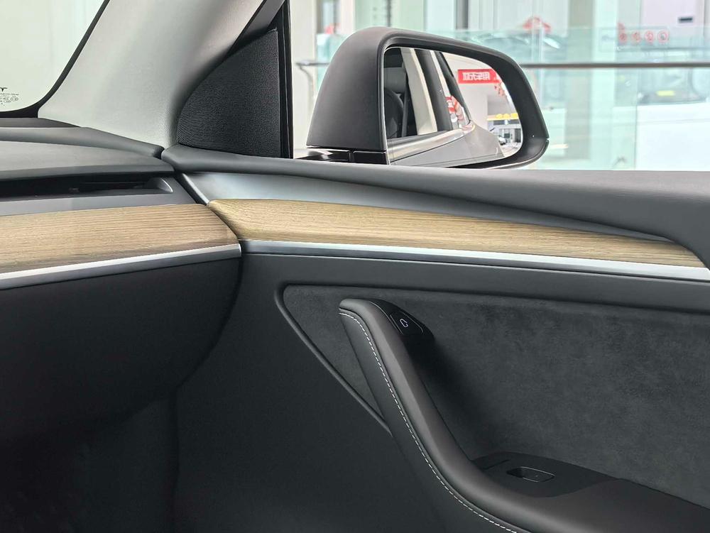 Tesla Model Y 2022 #18 Tesla Model Y 2022 car image #18