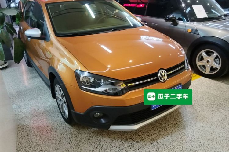 Volkswagen Polo 2015 car image #4