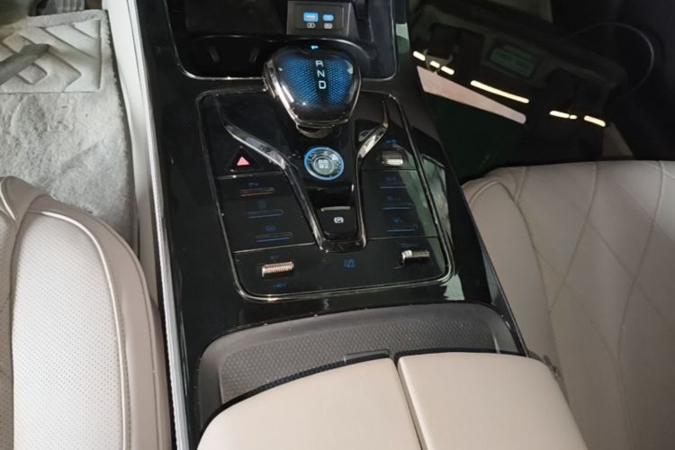 BYD Han 2024 car image #14