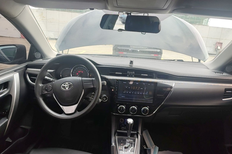 Toyota Corolla 2017 #11 Toyota Corolla 2017 car image #11