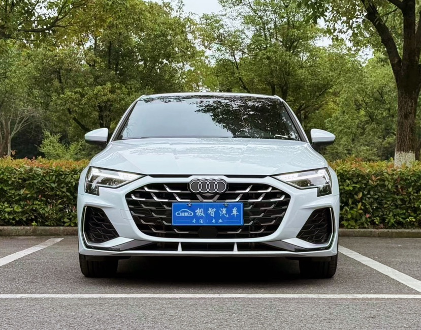 Audi A3 2025 immagine di auto #2