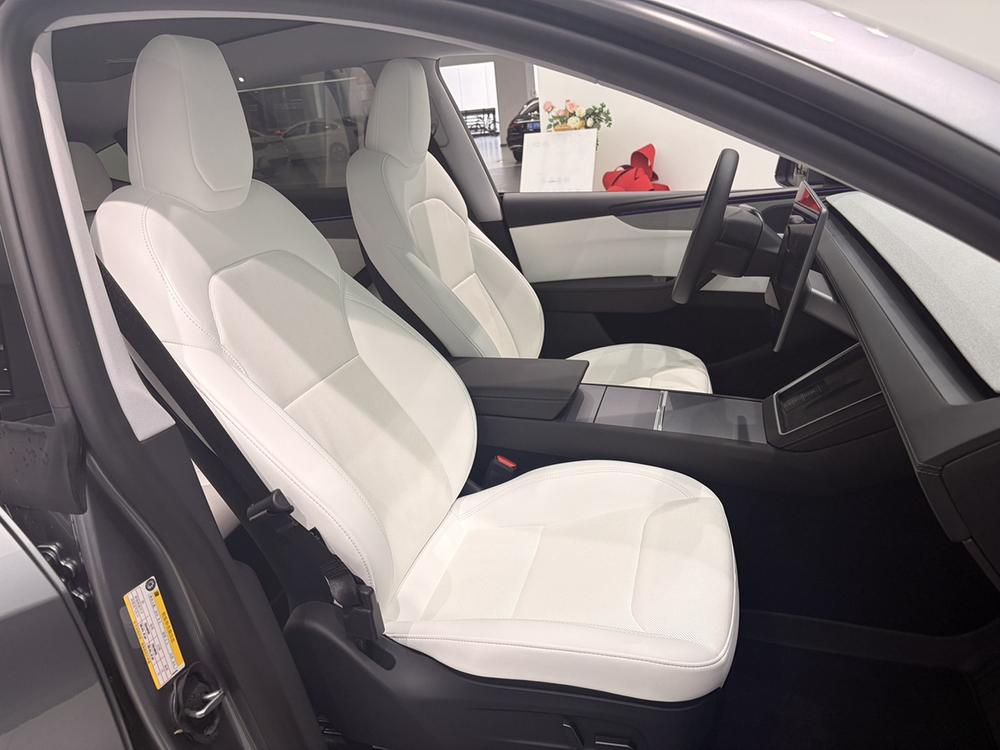 Tesla Model Y 2025 #13 Tesla Model Y 2025 car image #13