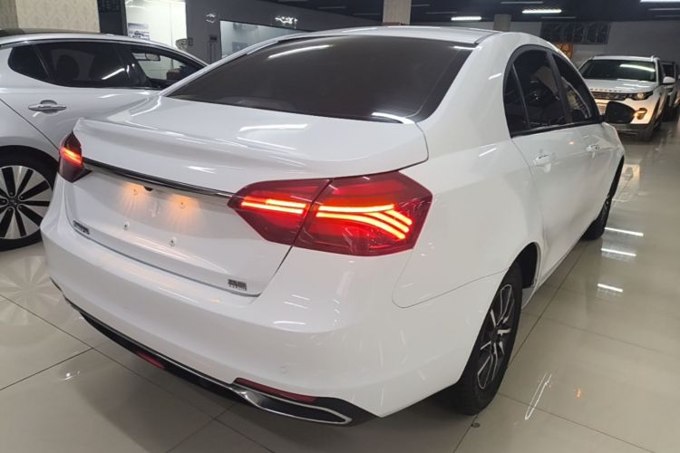 GEELY Emgrand 2019 car image #7