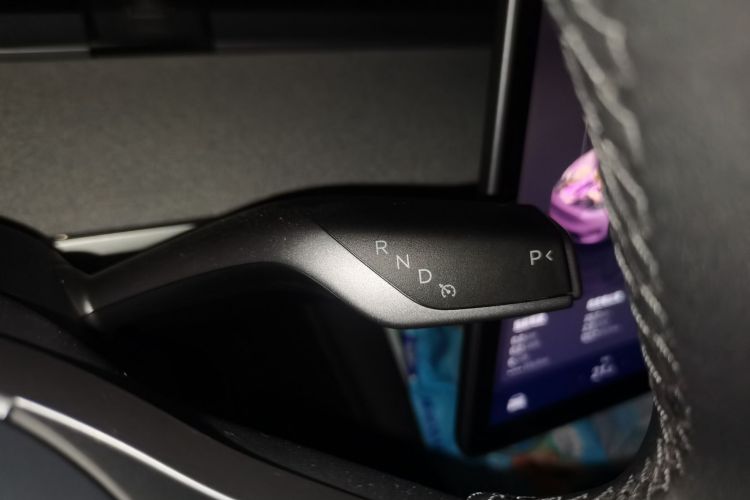 Tesla Model Y 2025 صورة سيارة #14