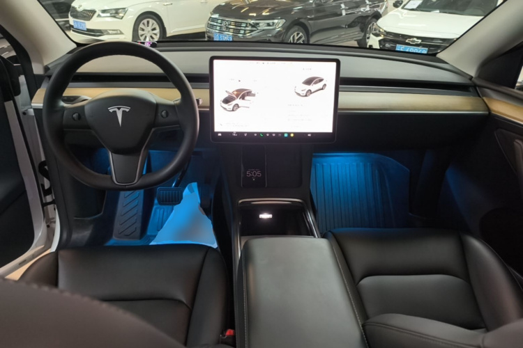 Tesla Model Y 2022 #10 Tesla Model Y 2022 car image #10