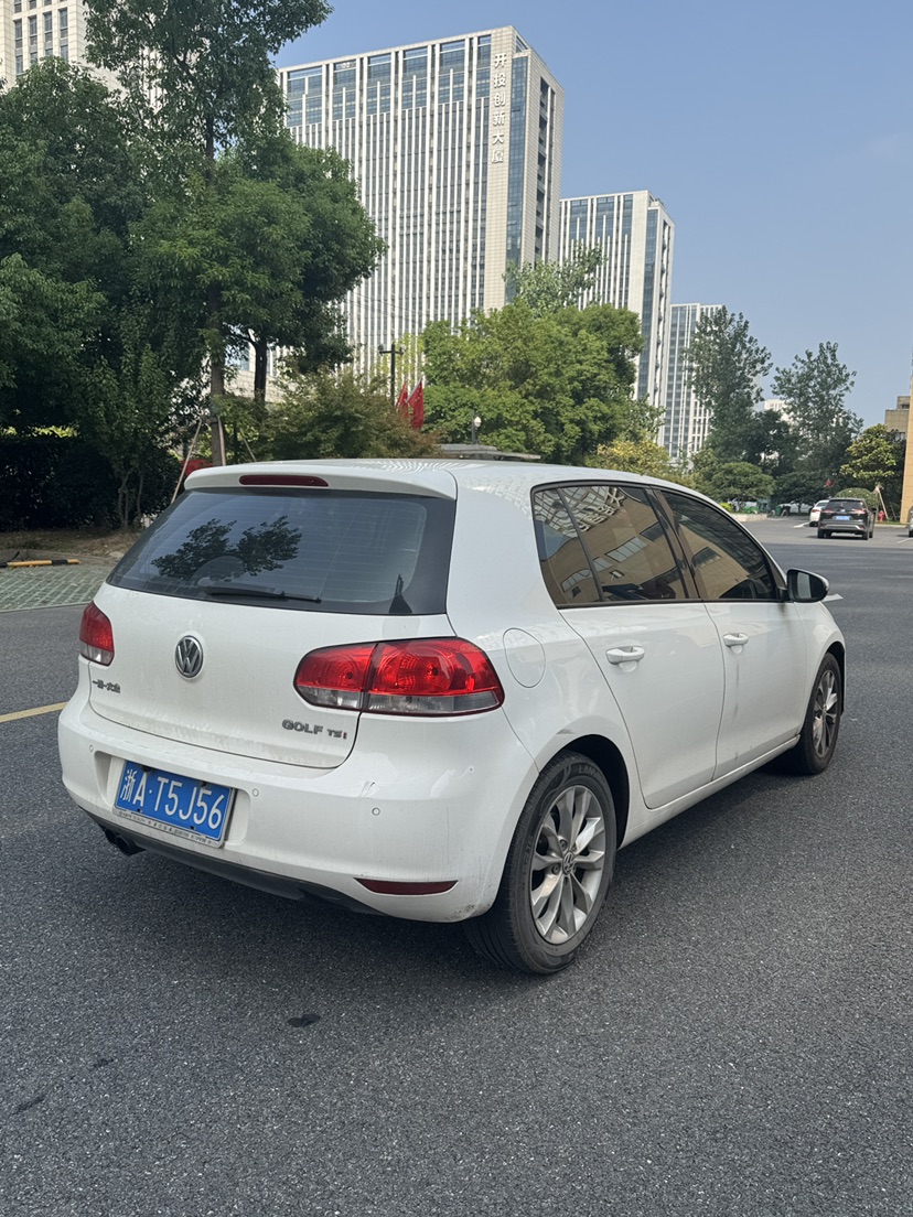 Volkswagen Golf 2013 car image #3