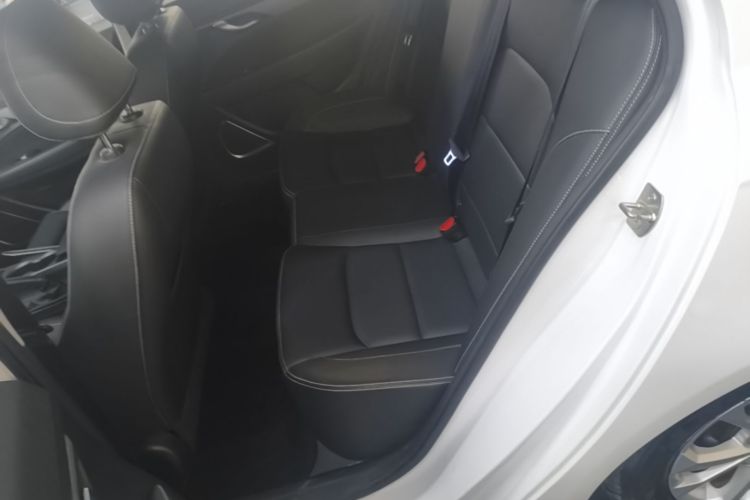 GEELY Emgrand 2021 car image #13