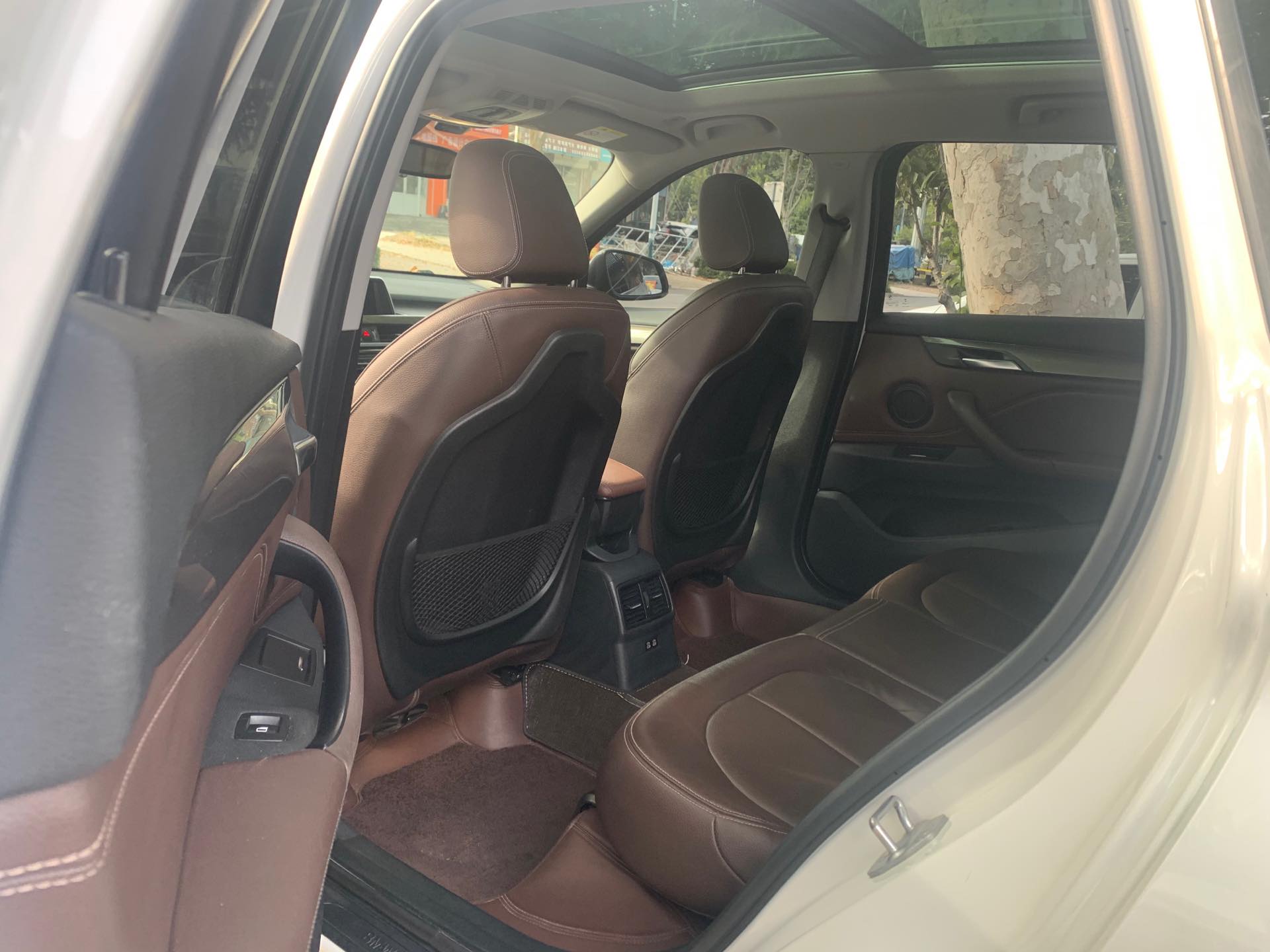 2019 car image #8