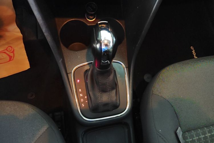 Volkswagen Polo 2016 car image #14