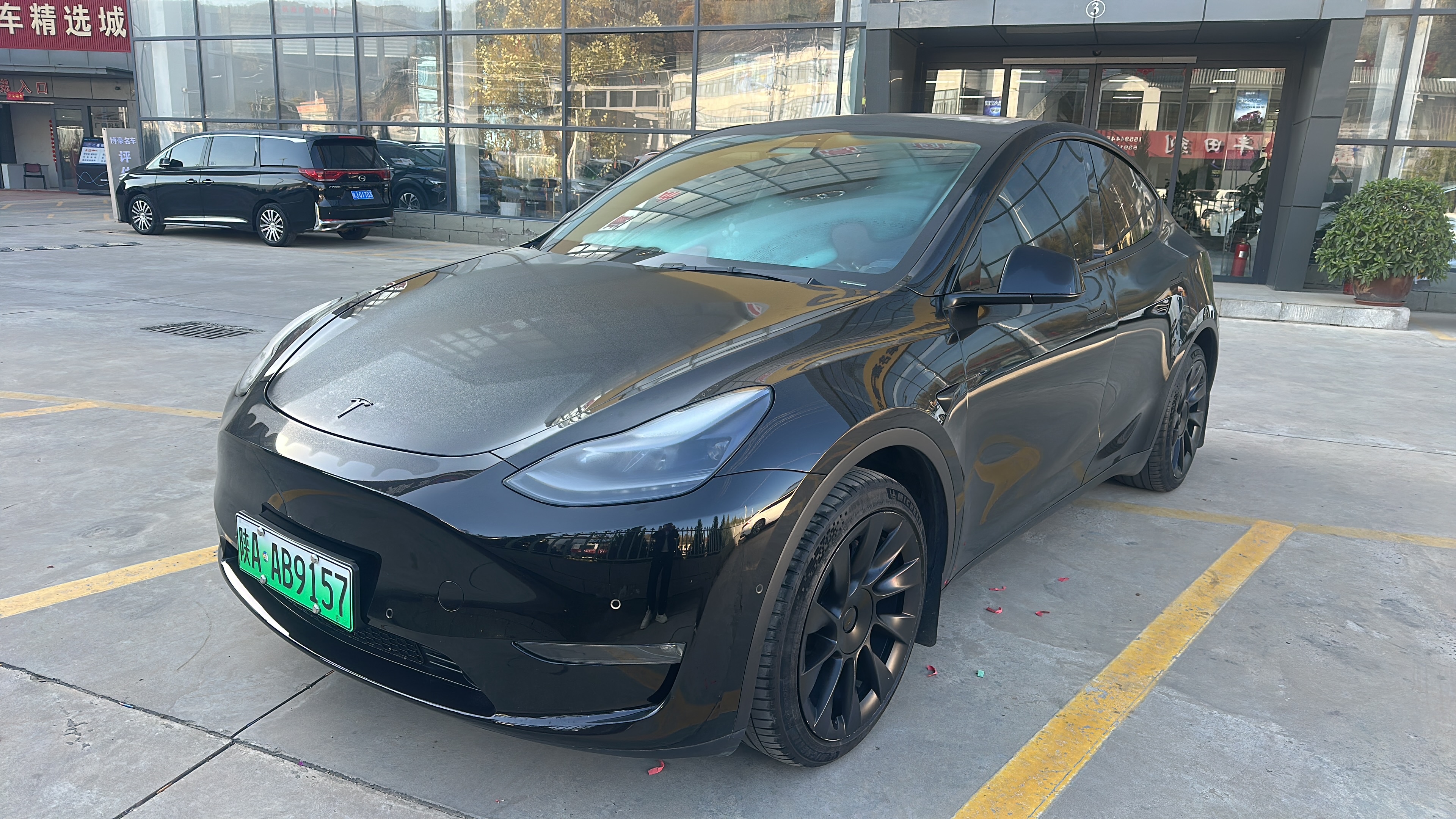 Tesla Model Y 2021 صورة سيارة #2