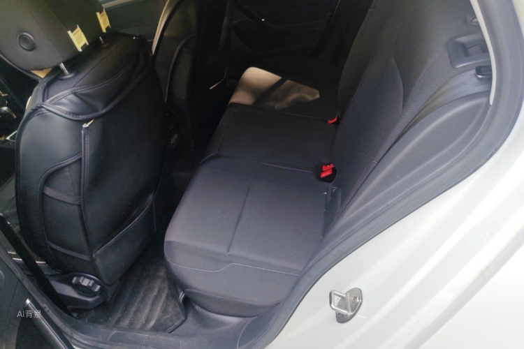 Volkswagen Golf 2019 car image #19