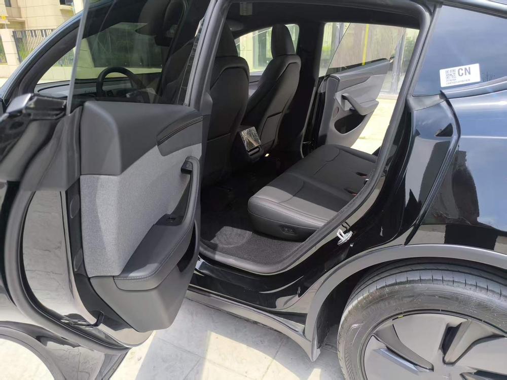 Tesla Model Y 2026 car image #13