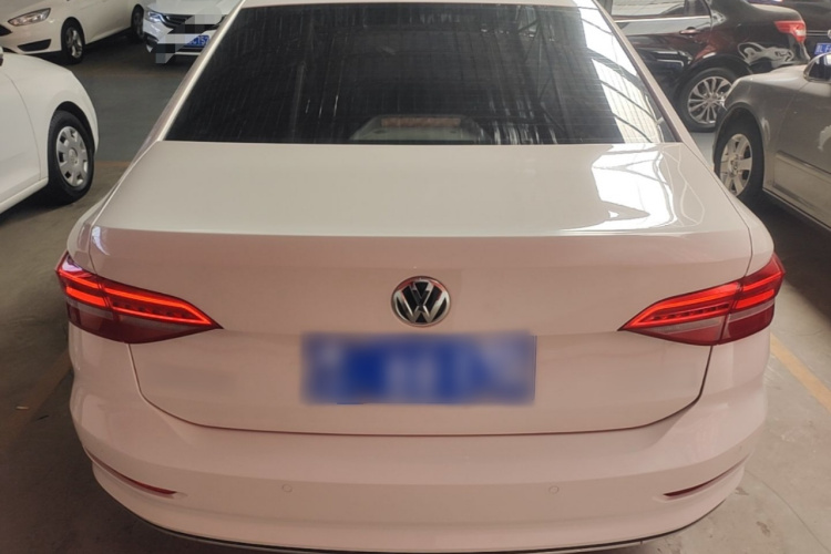 Volkswagen Lavida 2018 car image #6