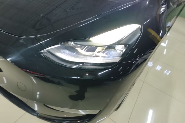 Tesla Model Y 2021 car image #23