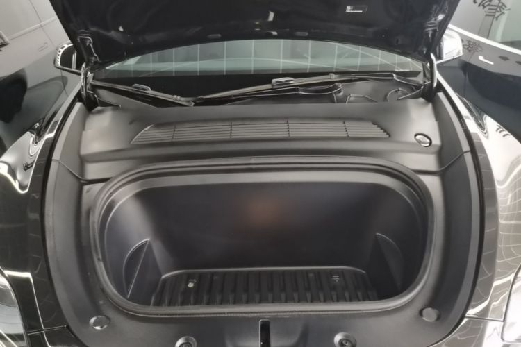 Tesla Model Y 2023 car image #20