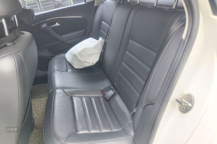 Volkswagen Polo 2018 car image #19