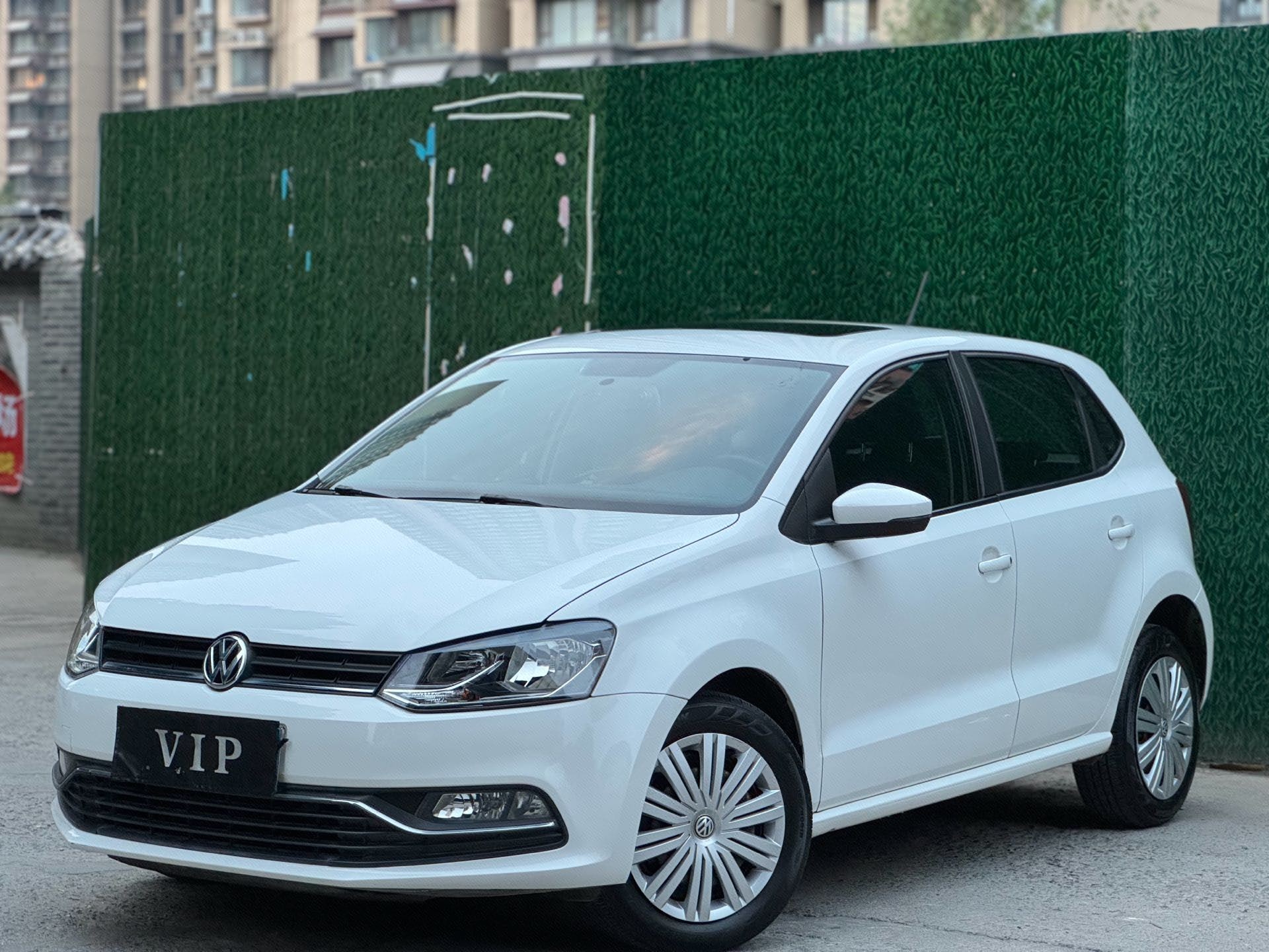 Volkswagen Polo 2016 car image 