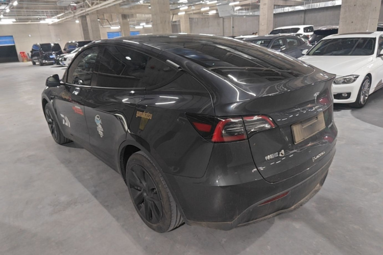 Tesla Model Y 2024 #5 Tesla Model Y 2024 car image #5