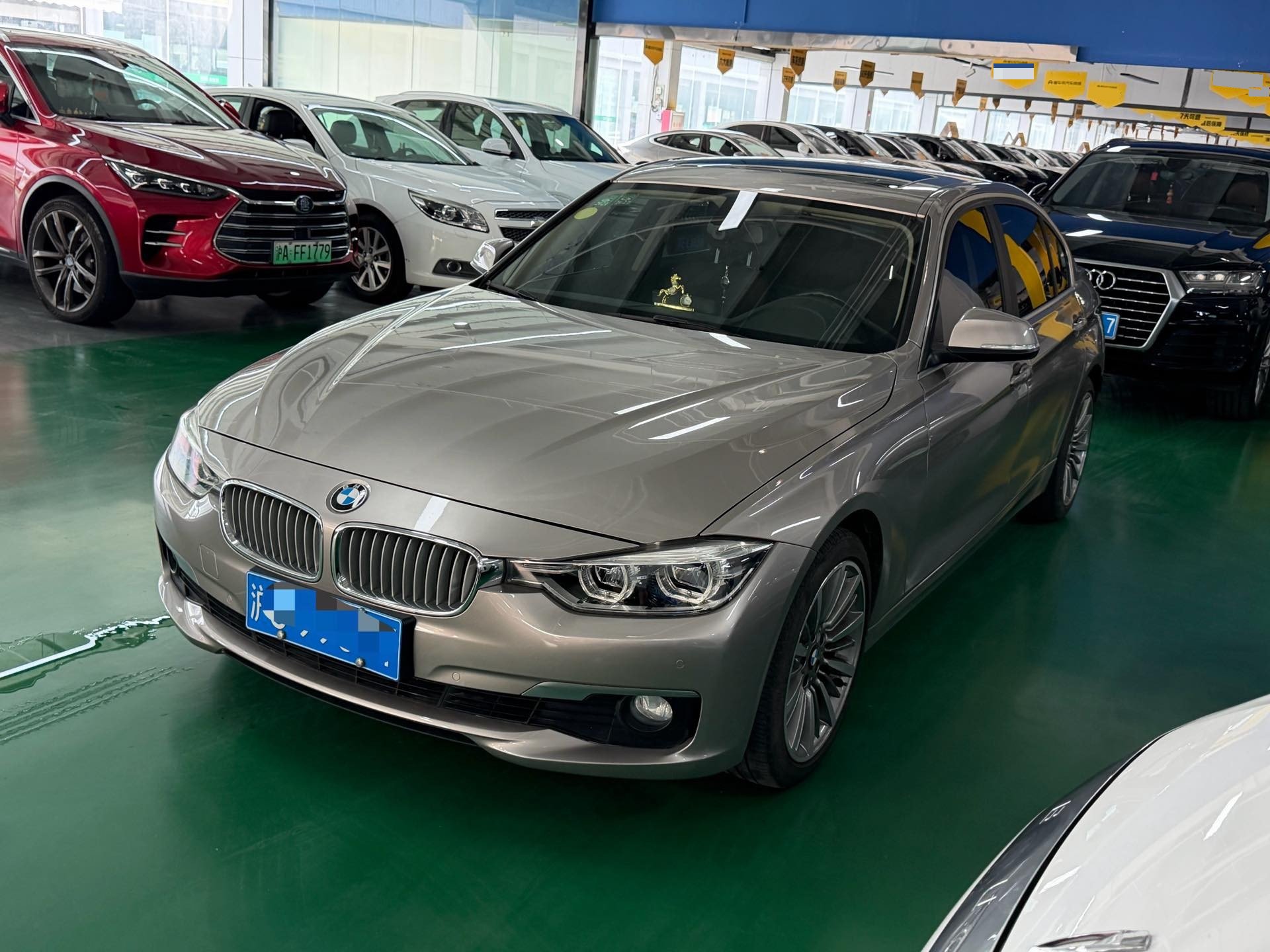 BMW 3 Series 2019 BMW 3 Series 2019 car image