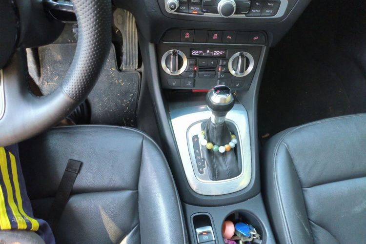 Audi Q3 2015 صورة سيارة #16