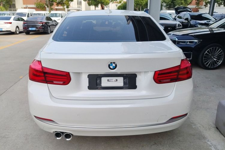BMW 3 Series 2018 car image #6