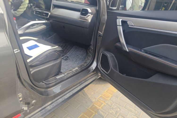 GEELY Coolray 2023 #30 GEELY Coolray 2023 car image #30