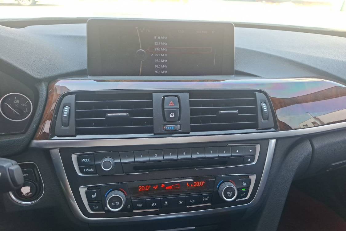 BMW 3 Series 2012 #26 BMW 3 Series 2012 car image #26