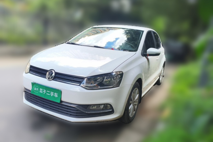 Volkswagen Polo 2014 car image #2