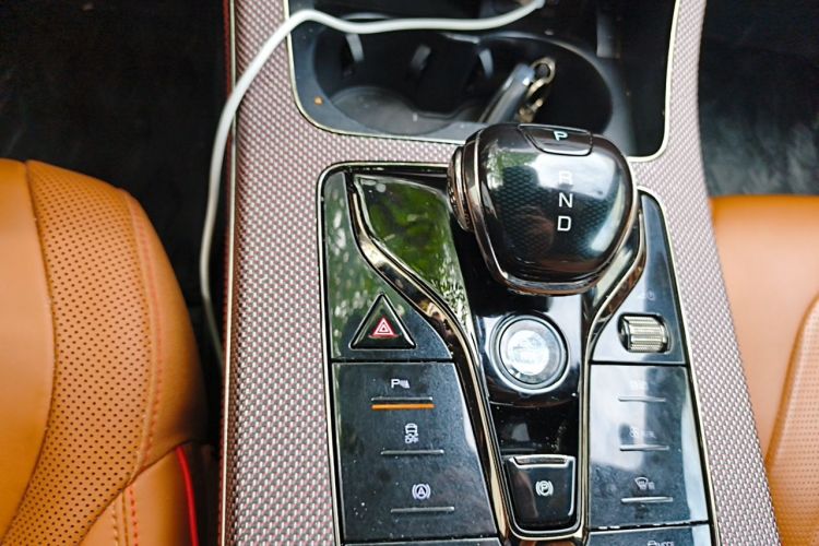 BYD Han 2022 immagine di auto #14