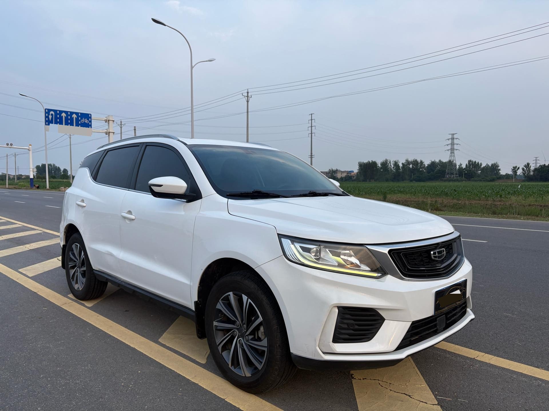 GEELY Vision X6 2020 car image #3